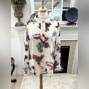 Gorgeous Soft Surroundings Cream Floral Print  Top